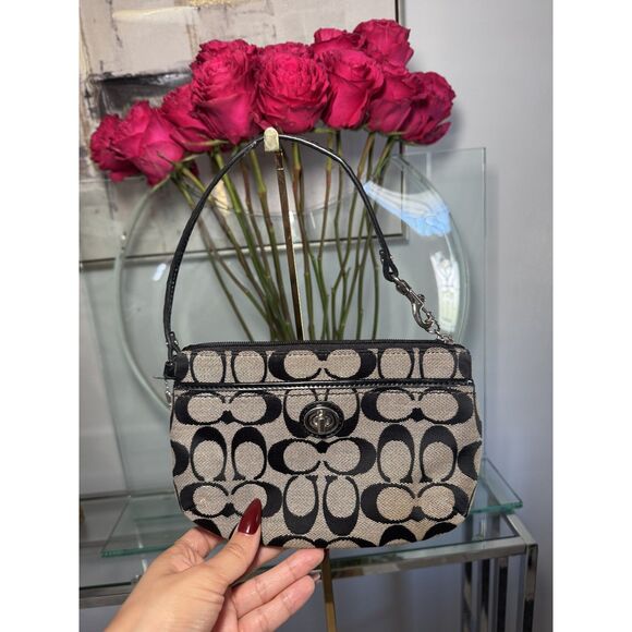 Vintage Coach Black & Grey Signature Canvas Wristlet - Picture 2 of 6